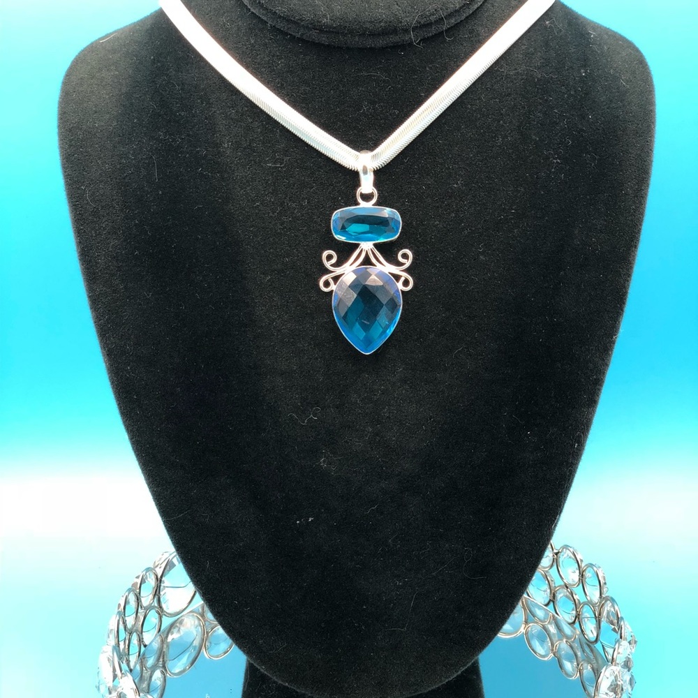NWT BLUE TOPAZ 925 STERLING SILVER